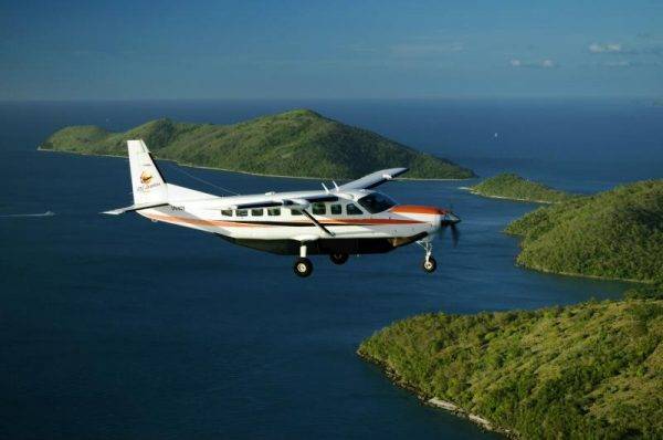 GSL Scenic flight Airlie Beach over the Whitsundays